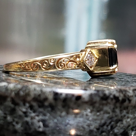 18K Solid Gold Natural Sapphire 1.89 CT with Diamonds - Picture 4 of 7